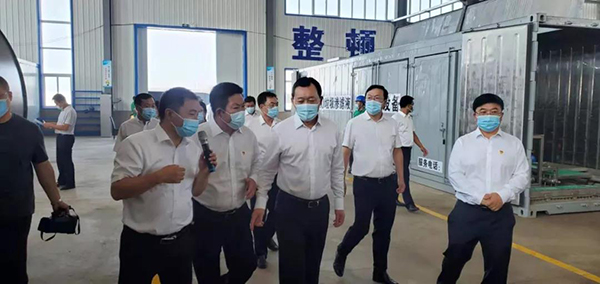 朝陽市委副書記、市長(zhǎng)謝衛(wèi)東蒞臨一諾環(huán)保產(chǎn)業(yè)園考察并指導(dǎo)工作
